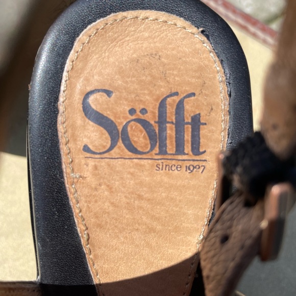 Sofft Black Leather Open Toe Slingbacks - Picture 3 of 3